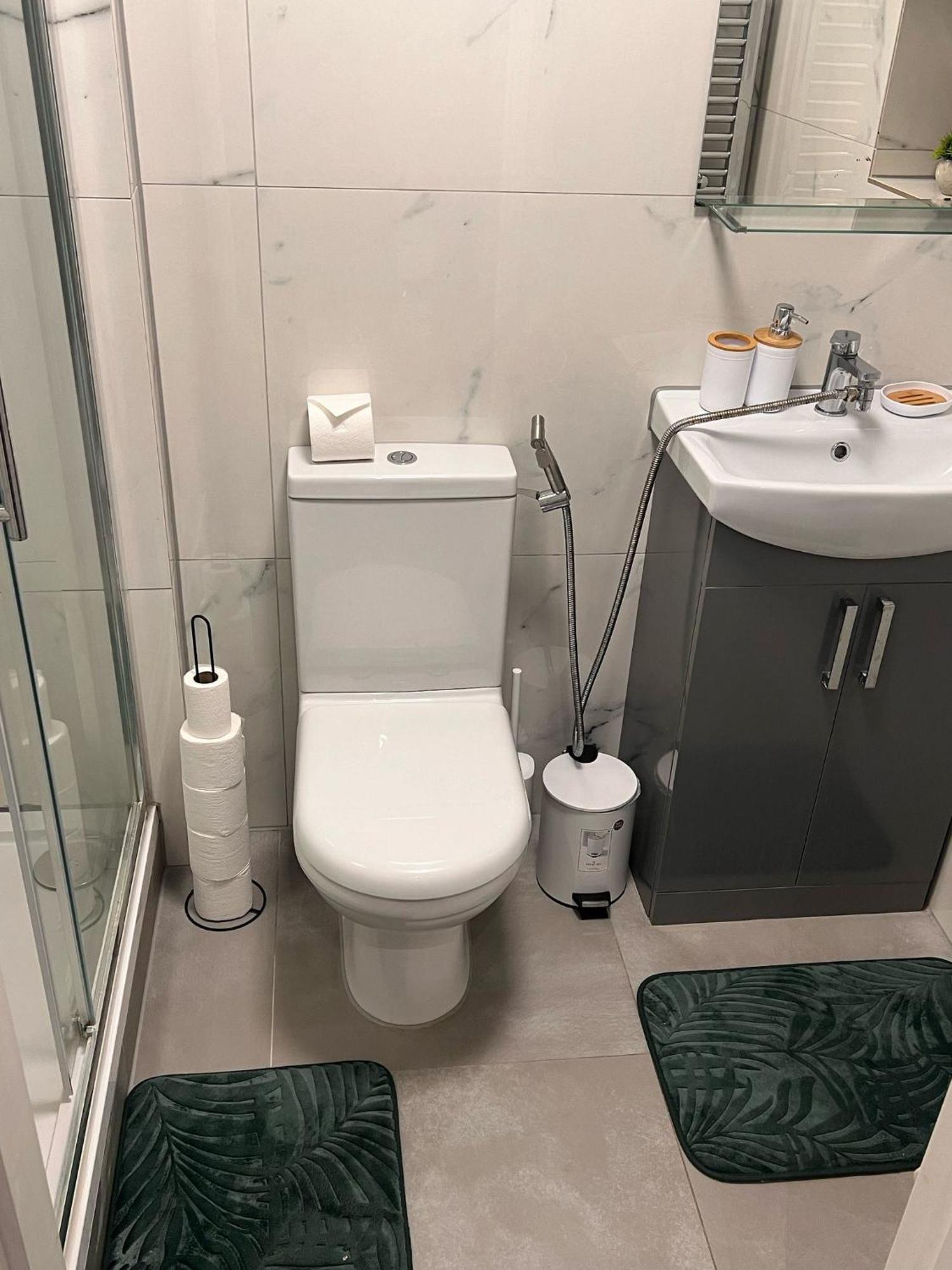 Studiosleeps2-gardenview-parking-internet-patio * Londra