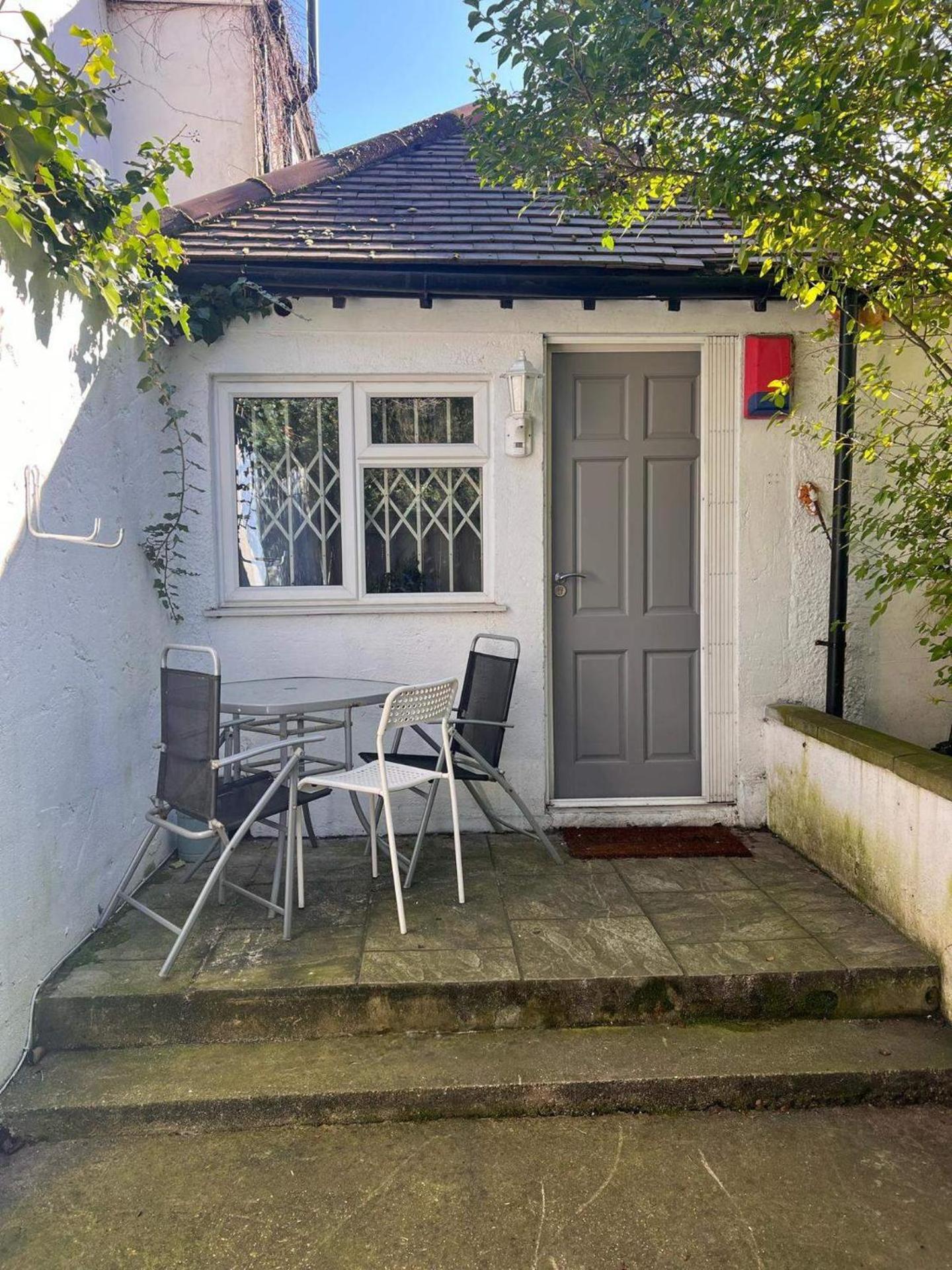 Studiosleeps2-gardenview-parking-internet-patio *